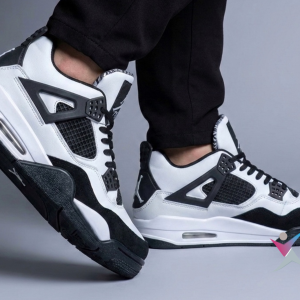 کتونی JORDAN FOUR جردن بزرگپا ( 7098 )